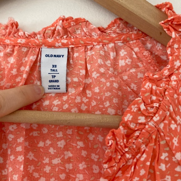 Old Navy XS-tall light floral blouse - Picture 4 of 5